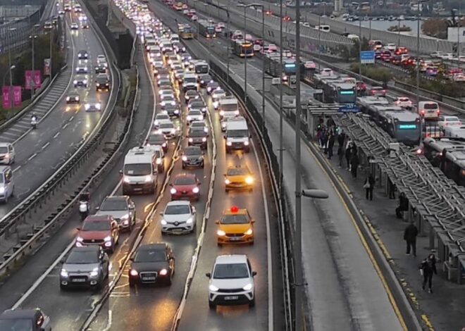 İstanbul’da haftanın ilk iş gününde trafik yoğunluğu yaşanıyor